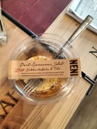 Perl-Couscous Salat Süsskartoffeln & Tofu (NENI)